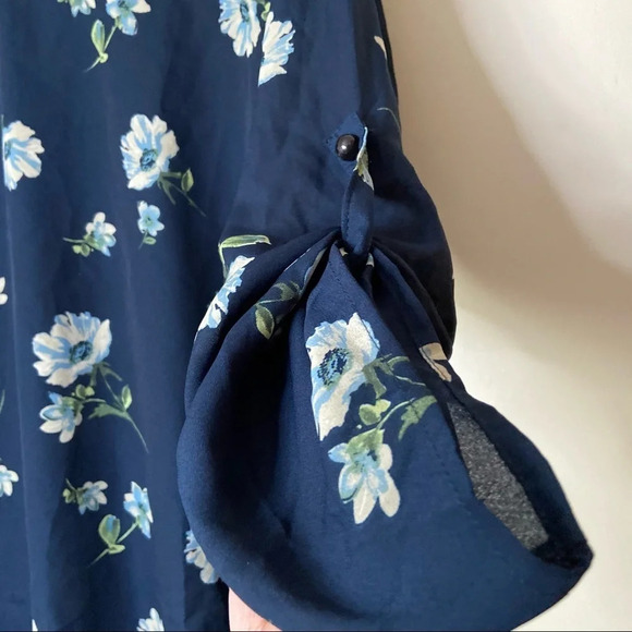 ANTHROPOLOGIE Blouse Long Sleeve Blue Floral Slight Sheer Haute Project - Picture 5 of 10